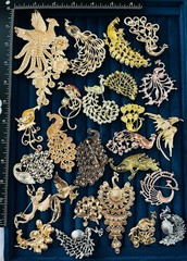 Lot of 25 Peacock Brooches Rhinestone Enamel Crystal Bird Pins Jewelry
