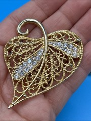 Lot Of 4 New & Vintage Leaf Pins Brooches Jewelry (see Description)