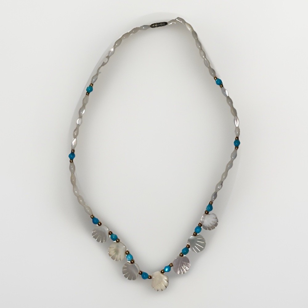 Mother of Pearl Choker Necklace. Summer Vibes. Beautiful. Vintage Jewelry.