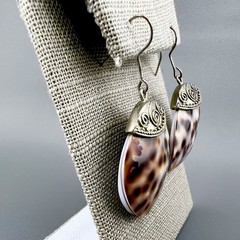 Vintage Shell Earrings Cowrie Drop Dangle Boho Spotted Leopard