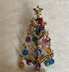 Hollycraft Christmas Tree Brooch Pin Dangling Glass Beads Ornaments Gold Toned