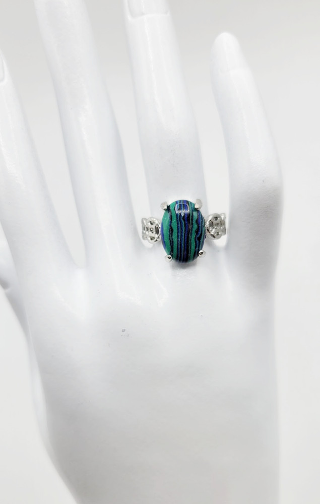 Women’s Silver Tone Oval Simulated Stone Teal Green and Blue Ring Size 7