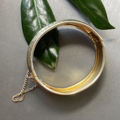 Vintage Bangle Bracelet Estate Jewelry Pre-Owned Textured Gold Plated Wash 7″