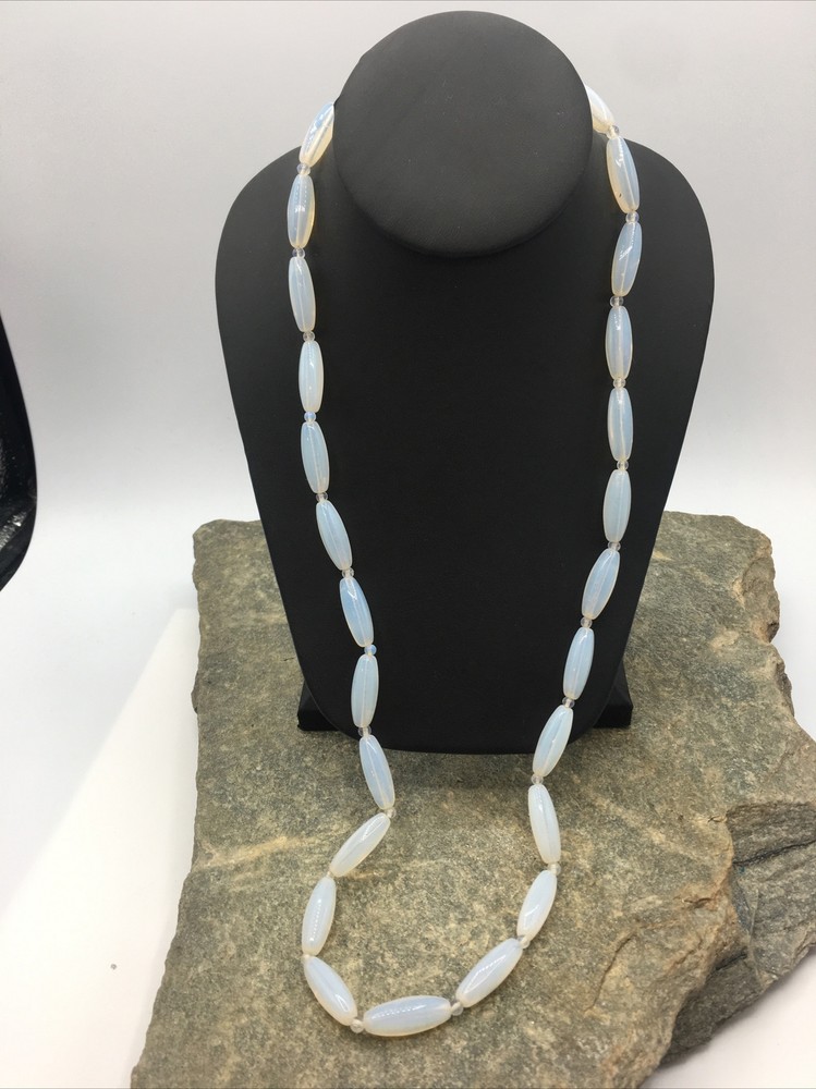 VINTAGE 50’S Single STRAND Beautiful Glass BEADED NECKLACE #FN595