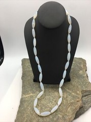 VINTAGE 50’S Single STRAND Beautiful Glass BEADED NECKLACE #FN595