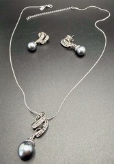 Vintage LADY REMINGTON Pendant Necklace / Post Earrings Set Gray Faux Pearls