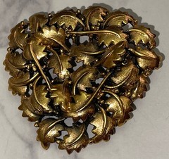 Vintage Gold Tone Leaf Brooch Pin Pendant Jewelry H-11