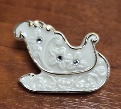 Vintage 90’s Signed LENOX Porcelain & Rhinestone Christmas Sleigh Pin / Brooch