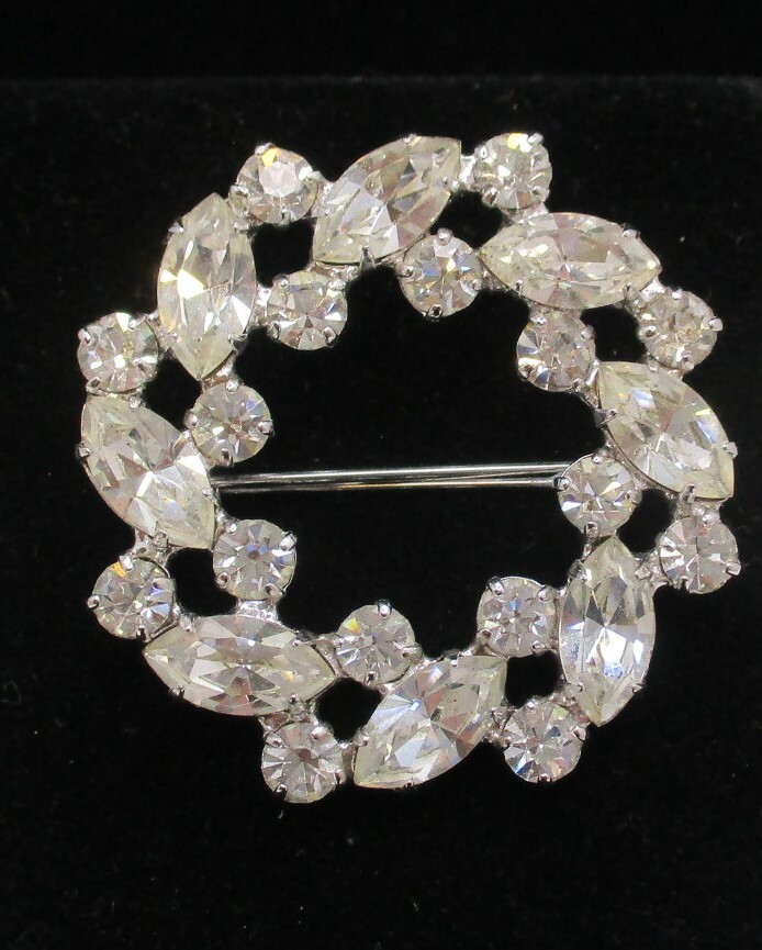 Vintage Brooch Clear Rhinestones Prong Set Beautiful Marked B DAVID 40a8