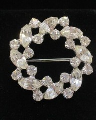 Vintage Brooch Clear Rhinestones Prong Set Beautiful Marked B DAVID 40a8