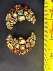 Vintage ART Mode Art AB Amber Rhinestone Crescent Clip On Earrings Signed