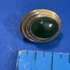 Vintage Oval green Jade Gold Tone Earrings Clip On 0.6 Inch