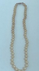 Antique Pearl Necklace With Oval Closure Beige Classy Style 16″ Creamy White