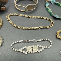 Vintage Bracelet Lot Of 31 Bracelets Costume Jewelry