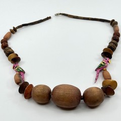 Vintage Boho Tropical Wood Parrot Beaded Statement Necklace Pink Bird Accent