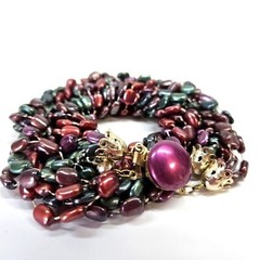 VINTAGE Plastic Beaded Burgundy & Green Twisted Box Clasp Necklace Hong Kong
