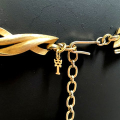 Vintage Crown Trifari Brushed Gold Tone Link Design Leaf Adjustable Necklace 14″