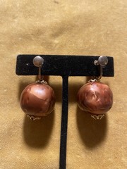 VTG Dangle Screw Back Earrings Gold Tone Faux- Fire Orange Opal & bronze Beads