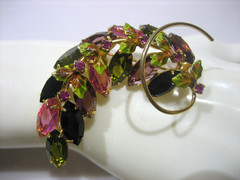 VINTAGE JULIANA D&E ENAMEL MULTI COLOR RHINESTONE BROOCH