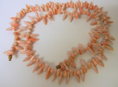 Vintage Art Deco Baby Teeth Shape Rose Pink Angel Skin Coral Necklace – Unique