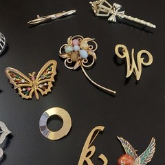Lot of 26 Vintage Estate Jewelry Costume Brooches Pin Brooch Mix Metal