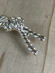 Knotted Rope Brooch Pin 2.5” Soft Gold Tone Textured