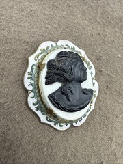 Vintage Cameo Enamel Brooch Pin Gold Tone RARE