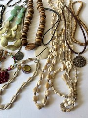 Vintage – Modern Wooden Boho Natural Jewelry Lot Puka Ocean Brown 35+ MoP