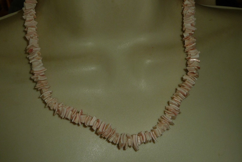 PALE PINK PUKA SHELL BEADS 9″L BOHO NECKLACE #195B