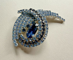 Vintage Sky Blue Cobalt Navette Rhinestone Cluster Large Brooch Earring Set
