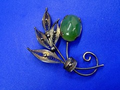 Green Jade Cabochon Floral Filigree Leaf Vintage Sterling Silver 925 Brooch Pin