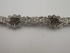 Antique 800 Silver Filigree Bracelet with Coral Cabochons 7 1/2″ Signed Etruscan