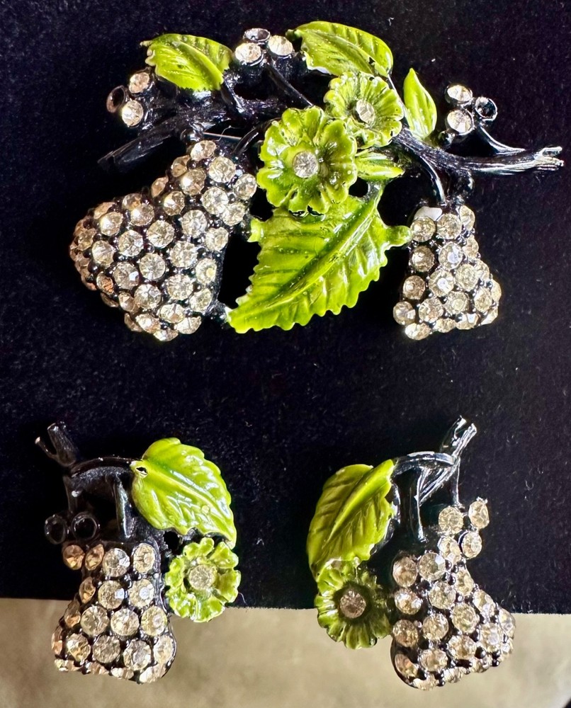 VTG HOLLYCRAFT Rhinestone Brooch Pin Earring Clip Set Green Pear *Read missing*