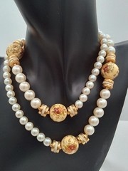 26″ VINTAGE JAPAN PAPER MACHE FLORAL FAUX PEARL GOLD WHITE DISK BEADED NECKLACE