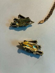 Unsigned Vintage Lisner Style 3 Piece Parure, Two-Tone Teal Thermoset Tulip Leaf