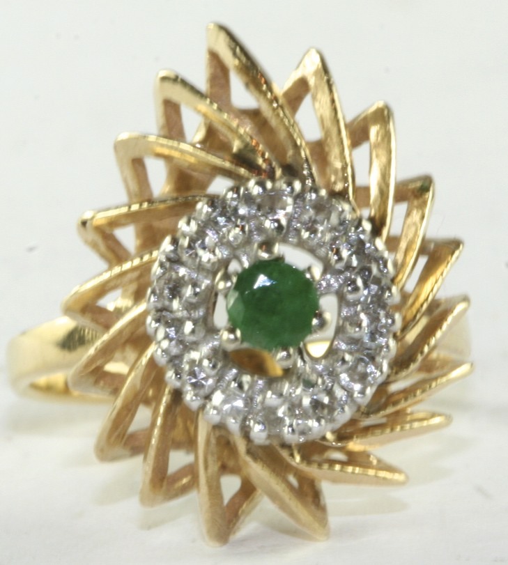 1960’S VINTAGE 14K GOLD .78 CARAT EMERALD DIAMOND COCKTAIL RING SIZE 6