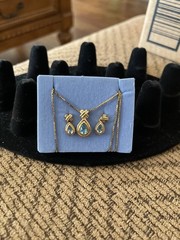 Vintage Avon Goldtone Teardrop Blue Topaz Color Necklace and Earring Set