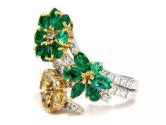 Beautiful 4.60CTW Vivid Greens Emerald & Fancy Yellow Brown Topaz 3 Flower Ring