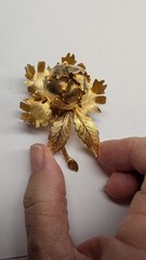 Vintage WARNER mechanical gold tone Day to Night flower brooch pin