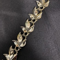 Coro Vintage White Enameled Leaves Necklace 17″
