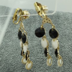 Vintage Dangle Earrings Womens Black White Gold Retro Mod Beaded Drop Hong Kong