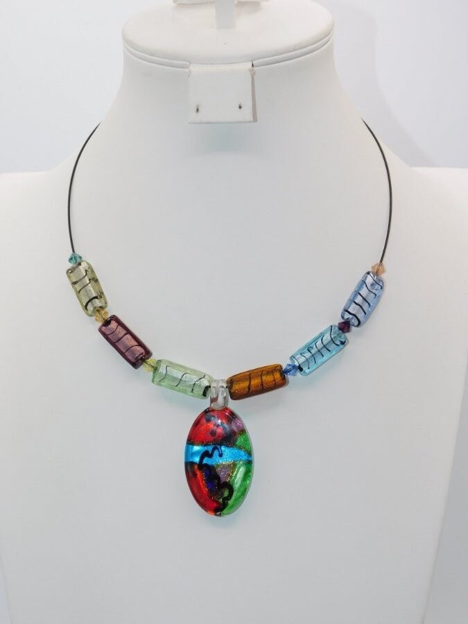 B575-LOVELY ART GLASS NECKLACE~COLORFUL!~19″ LONG~VERY UNIQUE!
