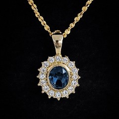 Gold Tone Blue Oval Rhinestone Halo Pendant Necklace Elegant Vintage Style