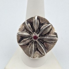 Vintage 925 Sterling Silver Round Red Topaz Flower Seed Pod Statement Ring sz 8