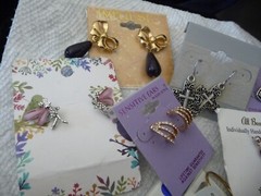 MIXED LOT 14 PAIRS PIERCED EARRINGS DANGLE HUGGIE #5/25