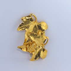 Vtg Maple Leaf Frog Leaves Goldtone Jewelry Amphibian Brooch & Earrings Set
