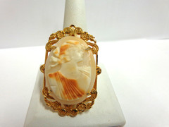 vintage cameo y gold plated hd carved sz 1.75 in tall wtg 11.3 grams bust