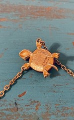 Vintage Crown Trifari Turtle Brown Lucite Pendant Gold Tone Adjustable Necklace