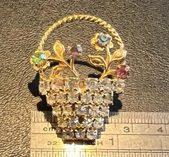 VINTAGE Basket of Rhinestone Flowers Brooch Gold Tone Lapel Pin Uranium Glow 60s