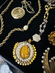 Vintage Lot Of 10 Jewelry Necklaces Bracelet Brooch Carolee-nice